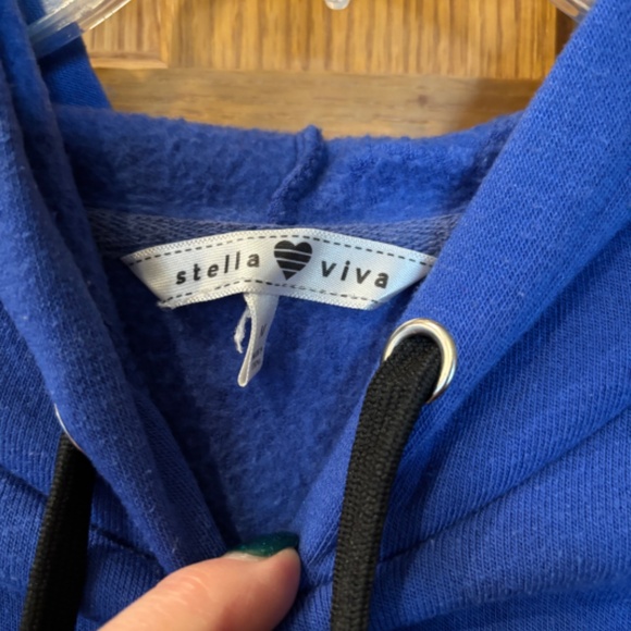 Blue with black and white accented “Queen” hooded sweatshirt! - Picture 4 of 4